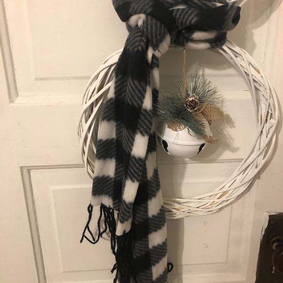 SALE! Snowman Wreath - Picture 3 of 8